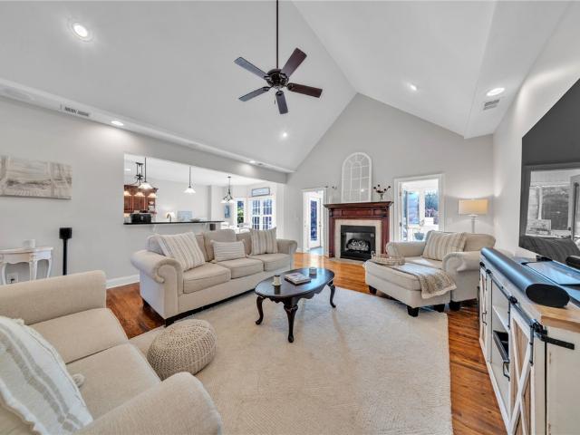 102 Country Walk Lane