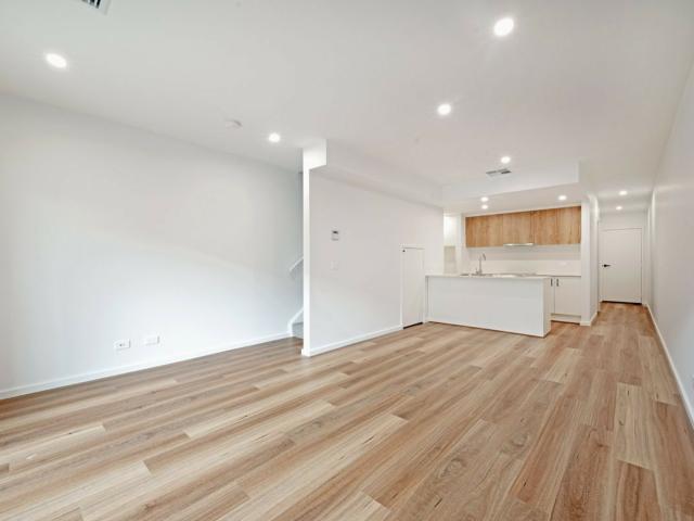 10/2 cornelius street, coombs act for rent lj hooker