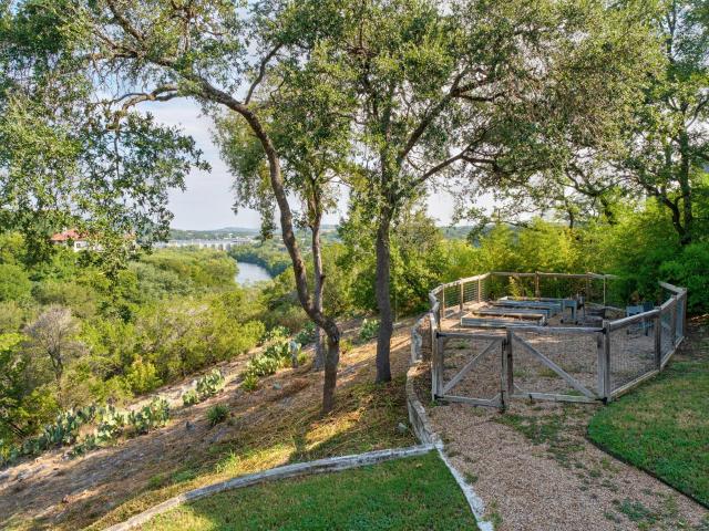 102 Canyon Cir W