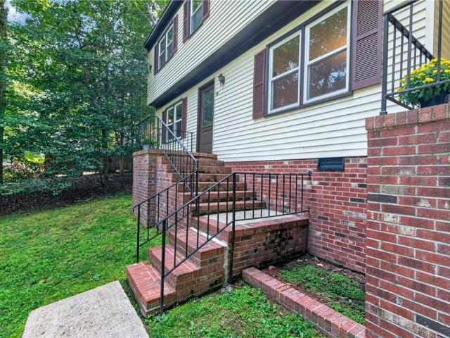 102 Castle LN