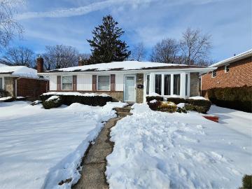 102 Birchwood Park Dr, Syosset, NY 11791 | MLS #957606