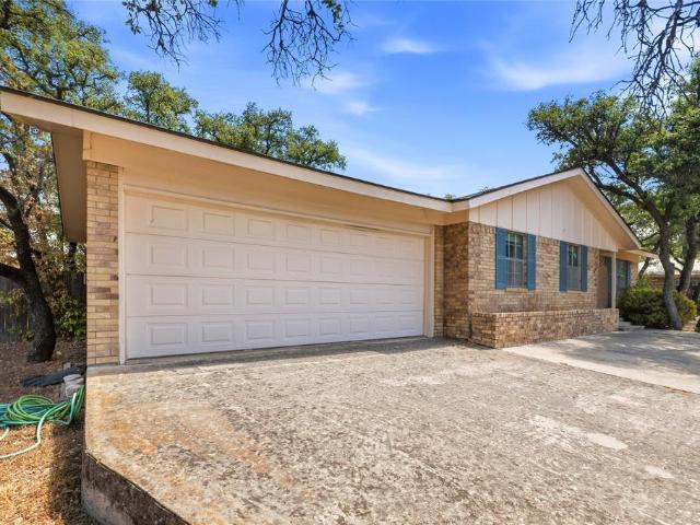102 Broadmoor Circle