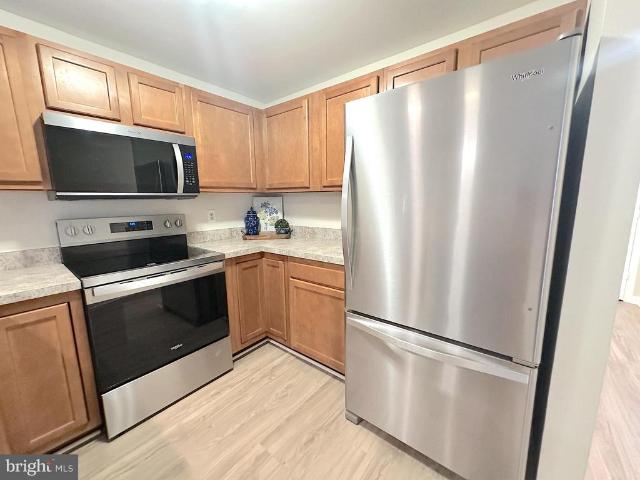 102 Grosvenor Lane # APT 2