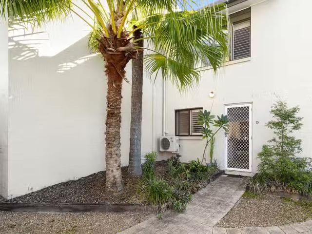 10/2 Dolphin Crescent, NOOSAVILLE, QLD 4566 House for Rent