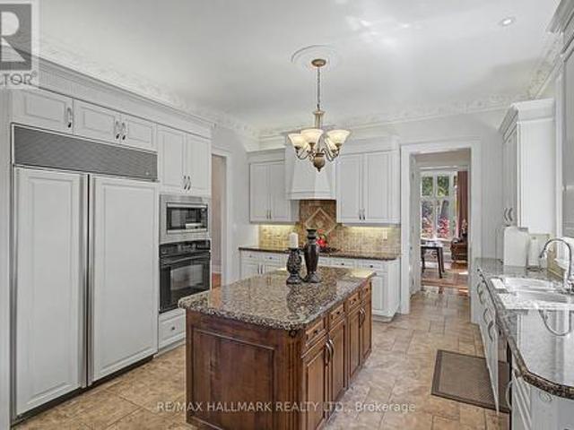 102 Duncan Road, Richmond Hill, ON, L4C 6J7 house for sale | Listing ID N13692 | Royal LePage