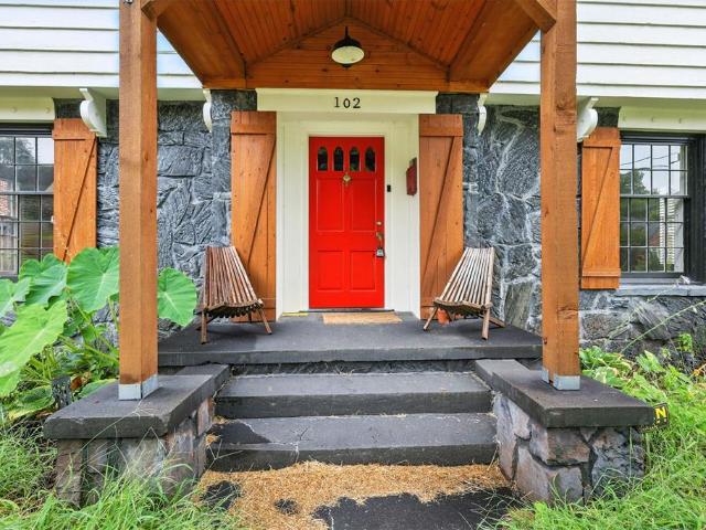 102 E 26th Street