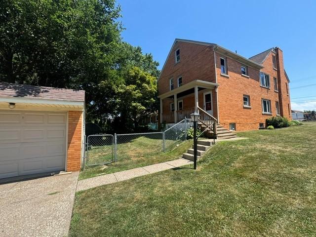 102 E 38TH Street
