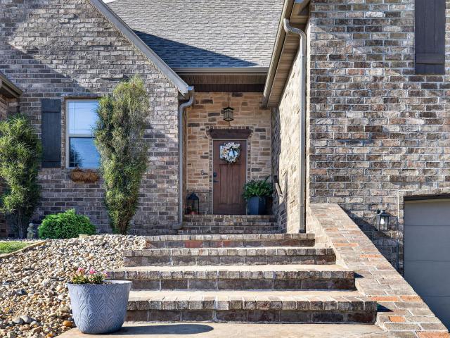 102 E Ironwood Drive