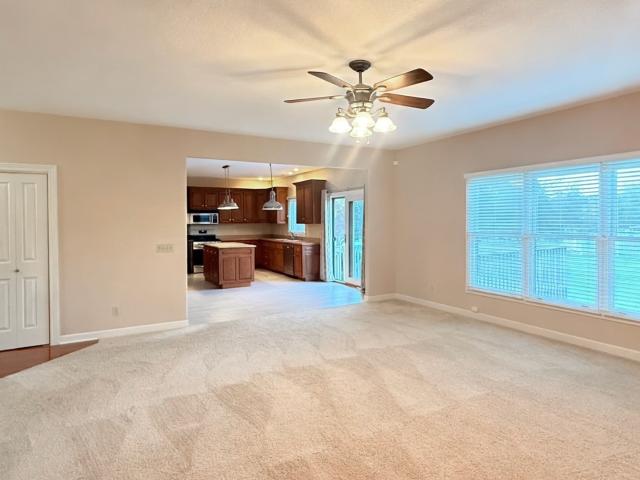 102 E Sapphire Lane