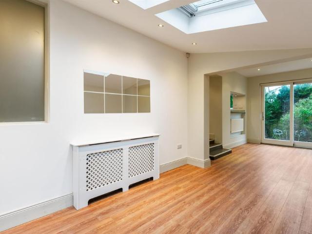 102 Kensington Road
