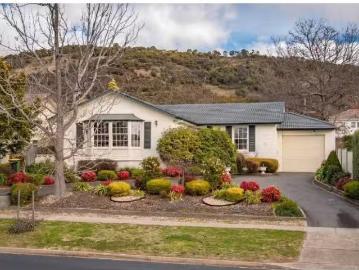 102 Hodgson Crescent, Pearce House for rent Listed by Purnell.