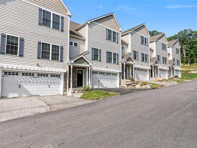 102 Hunting Hill Drive