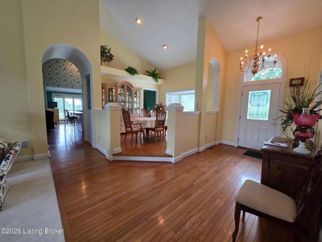 102 Lakeview Dr