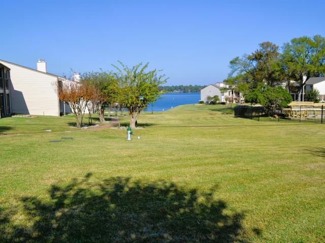 102 Lakeview Ter, Unit D, Conroe, TX 77356 | MLS #35039