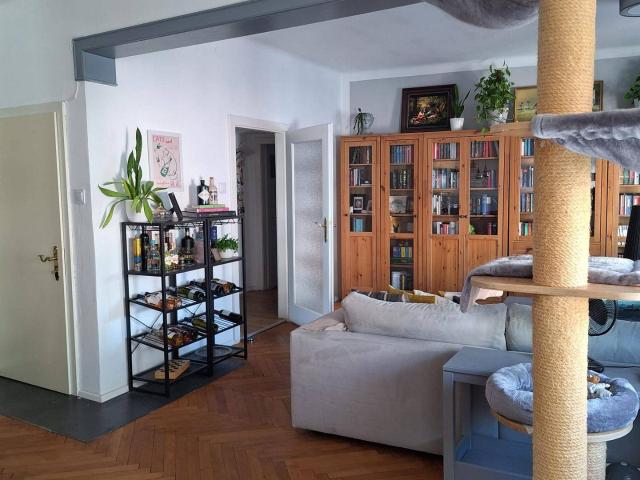 102 m² Altbau Charme beim Volksgarten – 2 Balkone, 2 Schlafzimmer, Top Lage Linz Zentrum