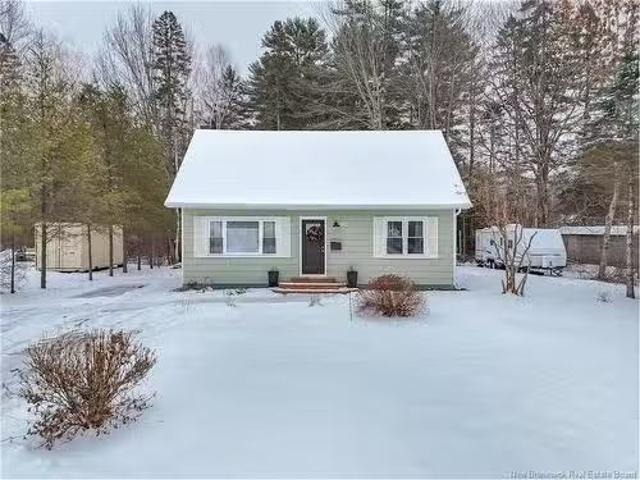 102 Mcminniman Crt, Fredericton, NB, E3A 8S4 house for sale.