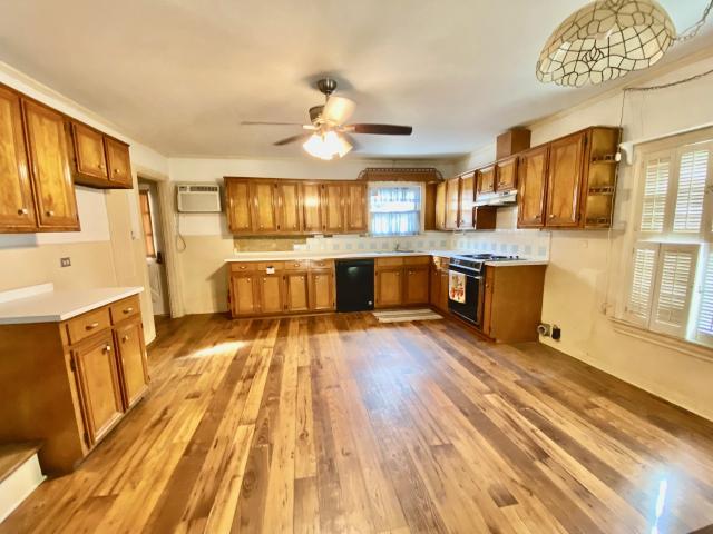 102 N Gordon Drive