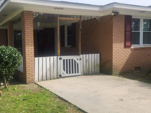 102 N Hazel Ave
