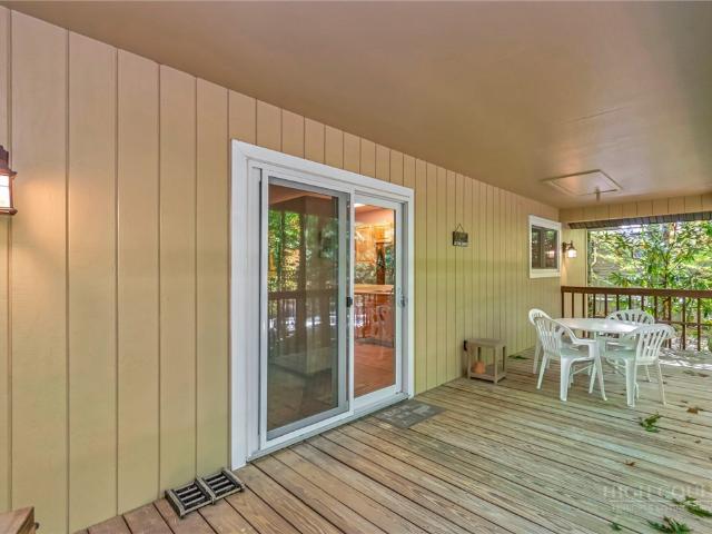 102 N Hickory Lane