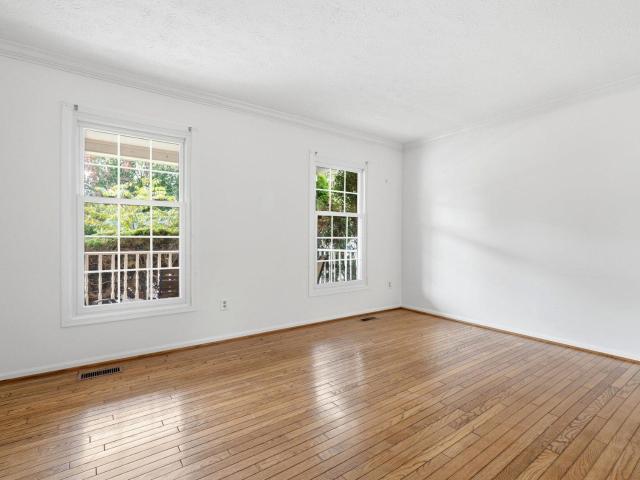 102 N Laura Anne Drive, Sterling, US, VA