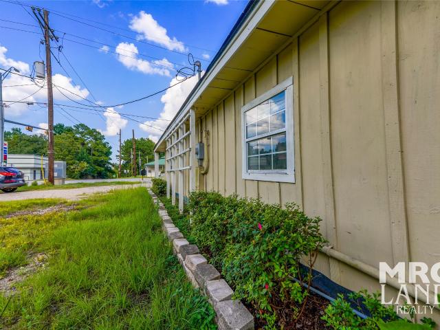 102 S Wheeler Ave