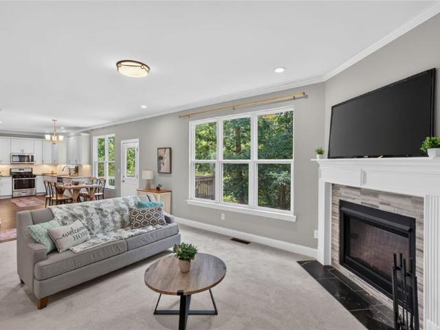 102 S Fortune Way