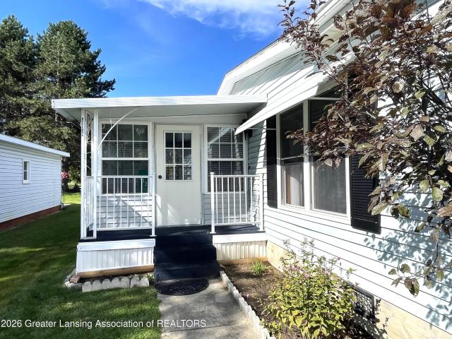 102 Saint Ives N