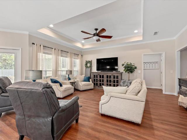 102 Scarlett Oak