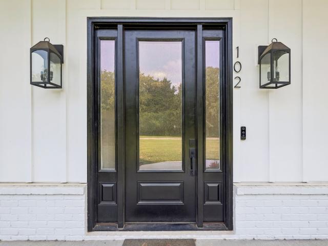 102 Silver Dollar St