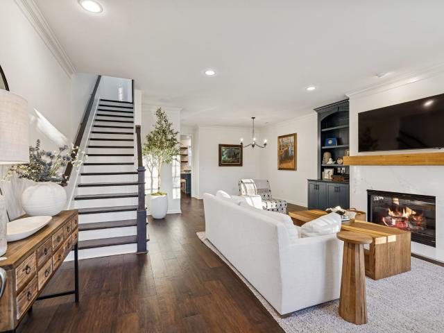 102 Pearl St