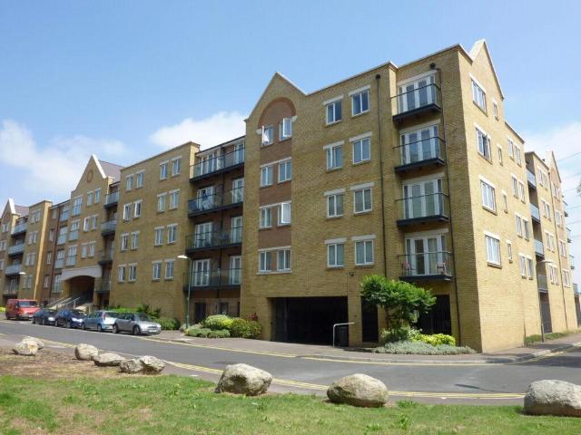 102 Phoenix Court, Black Eagle Drive. 2 bed flat to rent £1,295 pcm £299 pw