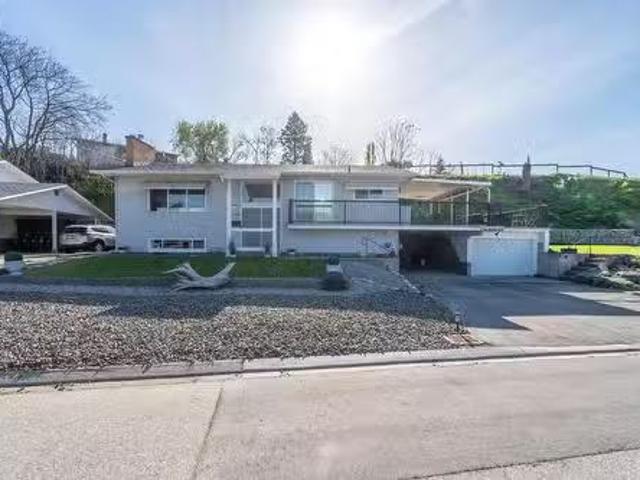 102 Pineview Place, Penticton, BC, V2A 3R4 house for sale L.