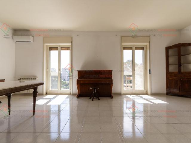102 quadrilocale 148mq