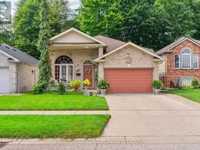 102 Ridge Street, Strathroy Caradoc Sw, ON, N7G 4K1 house.