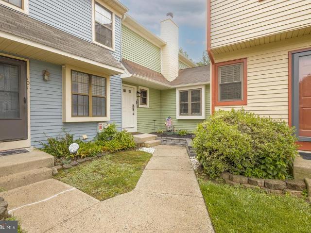 102 Rutledge Court