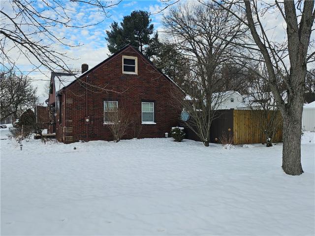 102 W Elizabeth