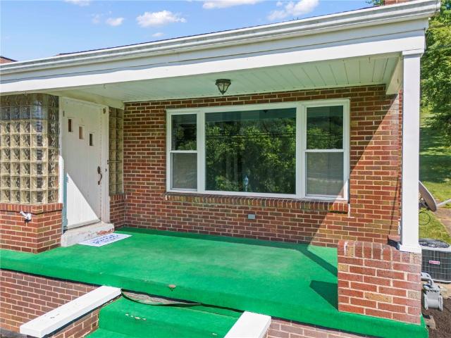 102 Woodlawn Avenue