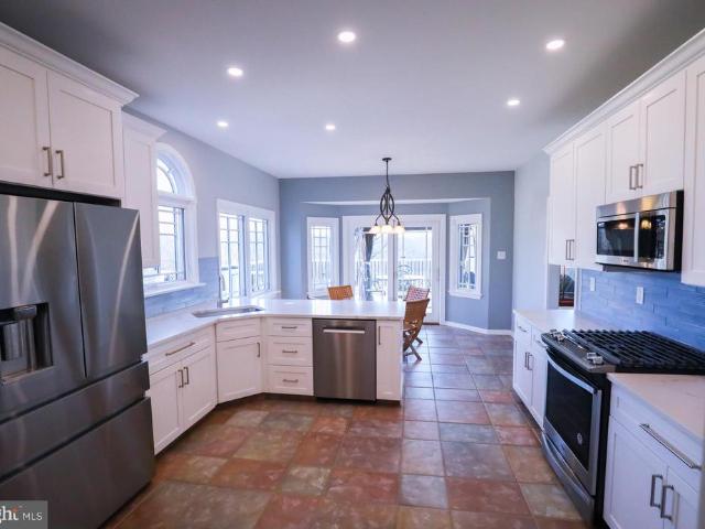 102 Waterview