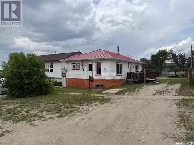 102 Wayne Street, Abbey, SK, S0N 0A0 house for sale Listing.