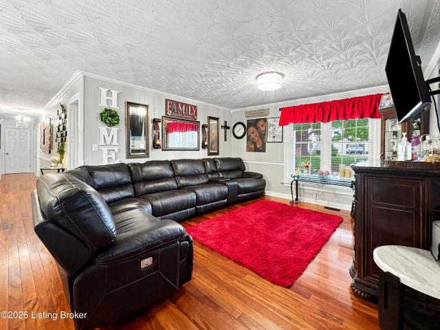 102 Walnut St