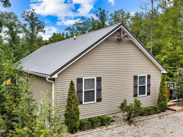 102 Whipperwill Dr