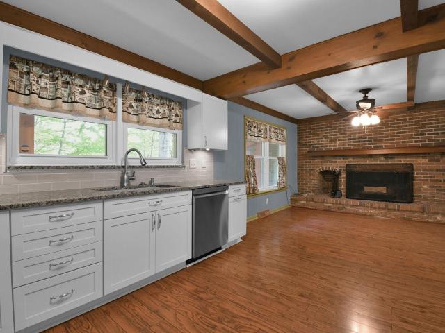 102 Whirlaway Loop SW