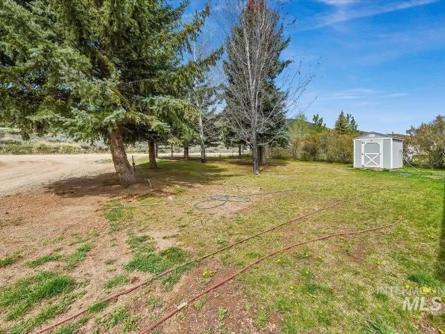 102 Willow Creek Rd