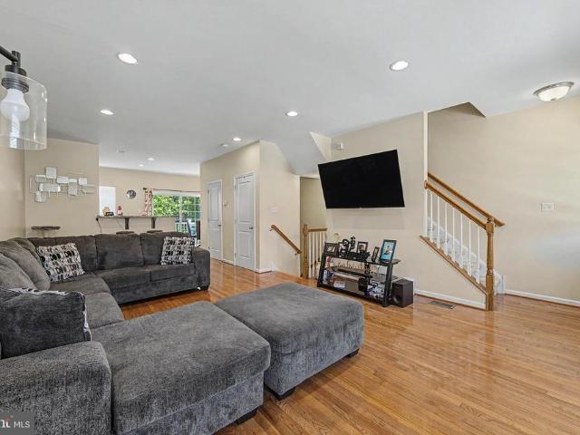 102 Winterberry Way