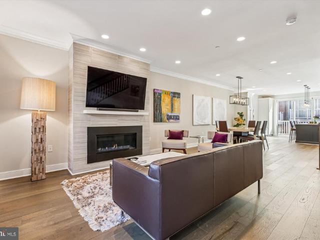 10340 Grosvenor Place