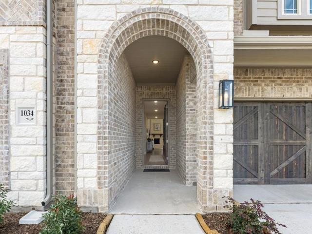 1034 Watercourse Place