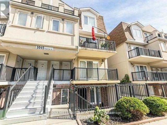 1034 3 Finch Avenue W, Toronto, ON, M9M 0A5 townhouse for sale | Listing ID W13875 | Royal LePage