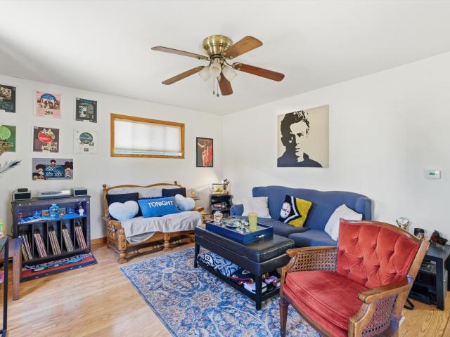 1035 N 43 St