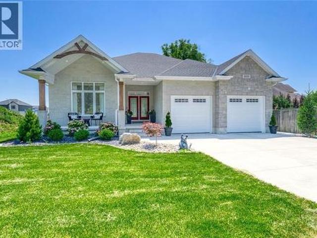 1035 Bratanek Boulevard, Sarnia, ON, N7S 0G7 house for sale | Listing ID 26022 | Royal LePage