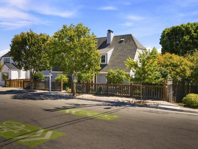 1035 Chadbourne Avenue